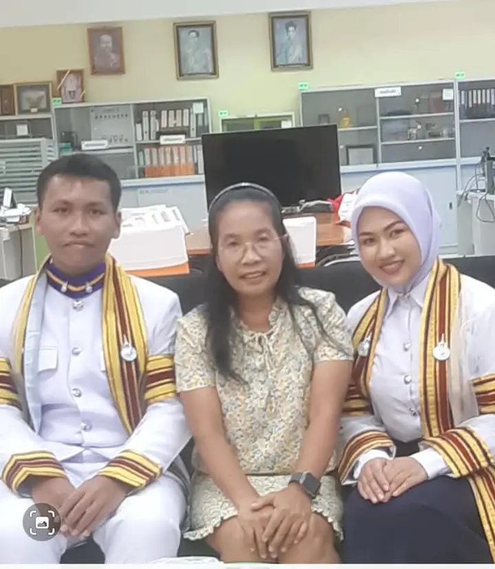Songkhla (สงขลา), Thailand — รับปริญญา